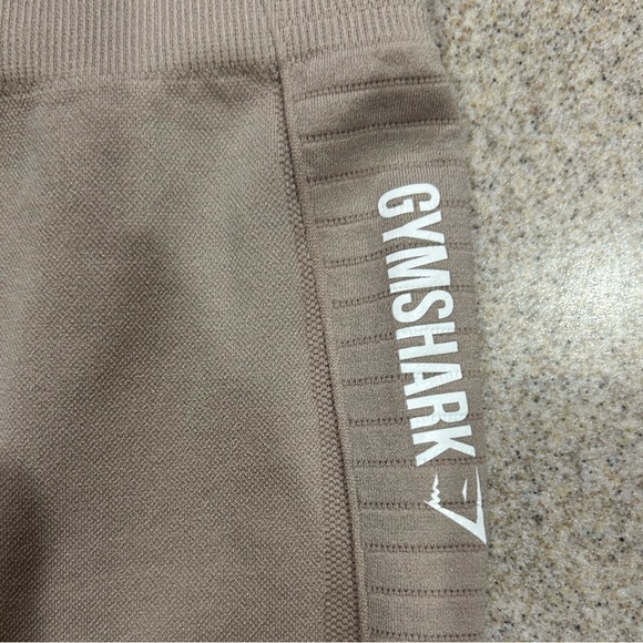 ❌ SOLD Gymshark Seamless Taupe set ❌ - Picture 3 of 4